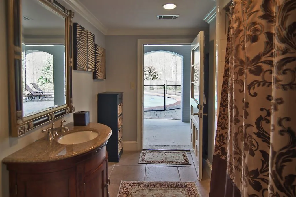5560 Lake Island Drive, Sandy Springs, Georgia 30327, 5 Bedrooms Bedrooms, ,4 BathroomsBathrooms,Residential,Sold,5560 Lake Island Drive,5586555