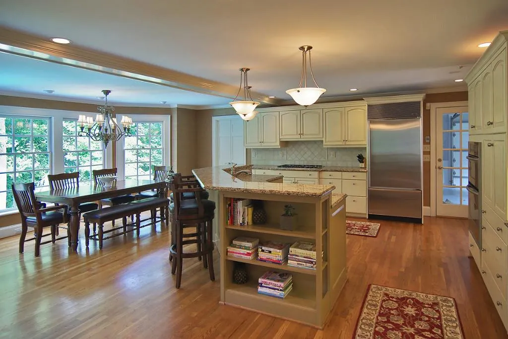 5560 Lake Island Drive, Sandy Springs, Georgia 30327, 5 Bedrooms Bedrooms, ,4 BathroomsBathrooms,Residential,Sold,5560 Lake Island Drive,5586555