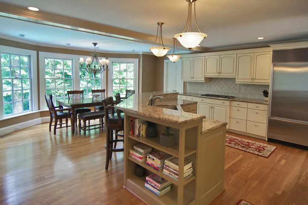 5560 Lake Island Drive, Sandy Springs, Georgia 30327, 5 Bedrooms Bedrooms, ,4 BathroomsBathrooms,Residential,Sold,5560 Lake Island Drive,5586555