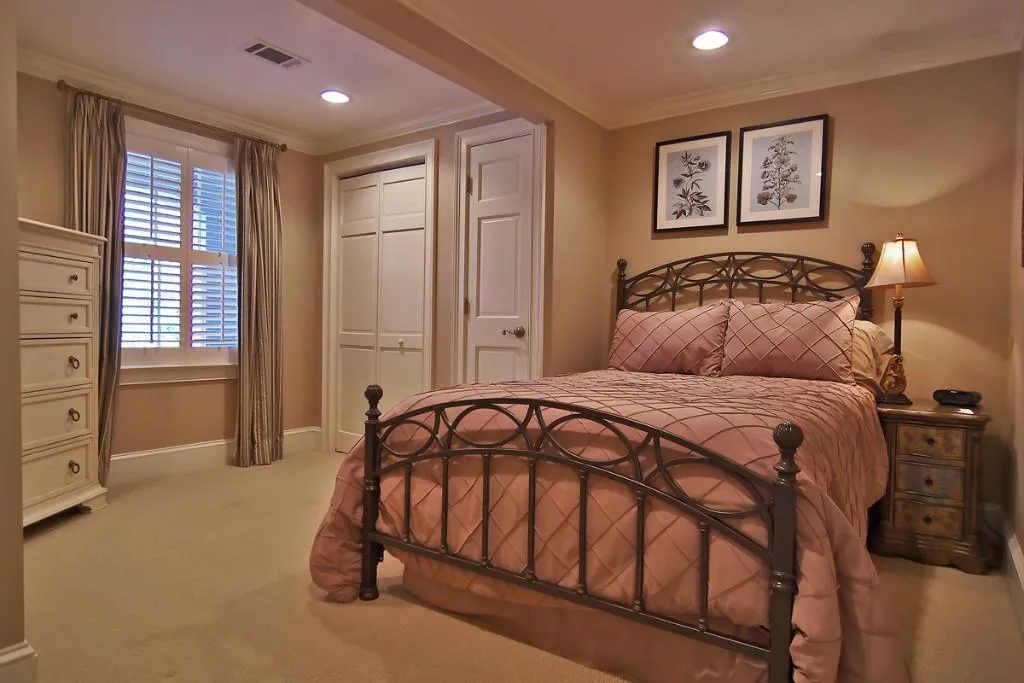 5560 Lake Island Drive, Sandy Springs, Georgia 30327, 5 Bedrooms Bedrooms, ,4 BathroomsBathrooms,Residential,Sold,5560 Lake Island Drive,5586555
