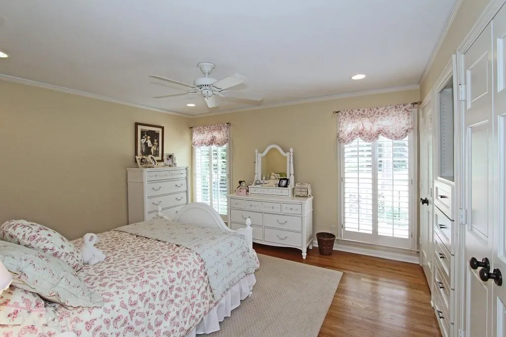 6250 River Shore Parkway, Sandy Springs, Georgia 30328, 4 Bedrooms Bedrooms, ,3 BathroomsBathrooms,Residential,Sold,6250 River Shore Parkway,5690313