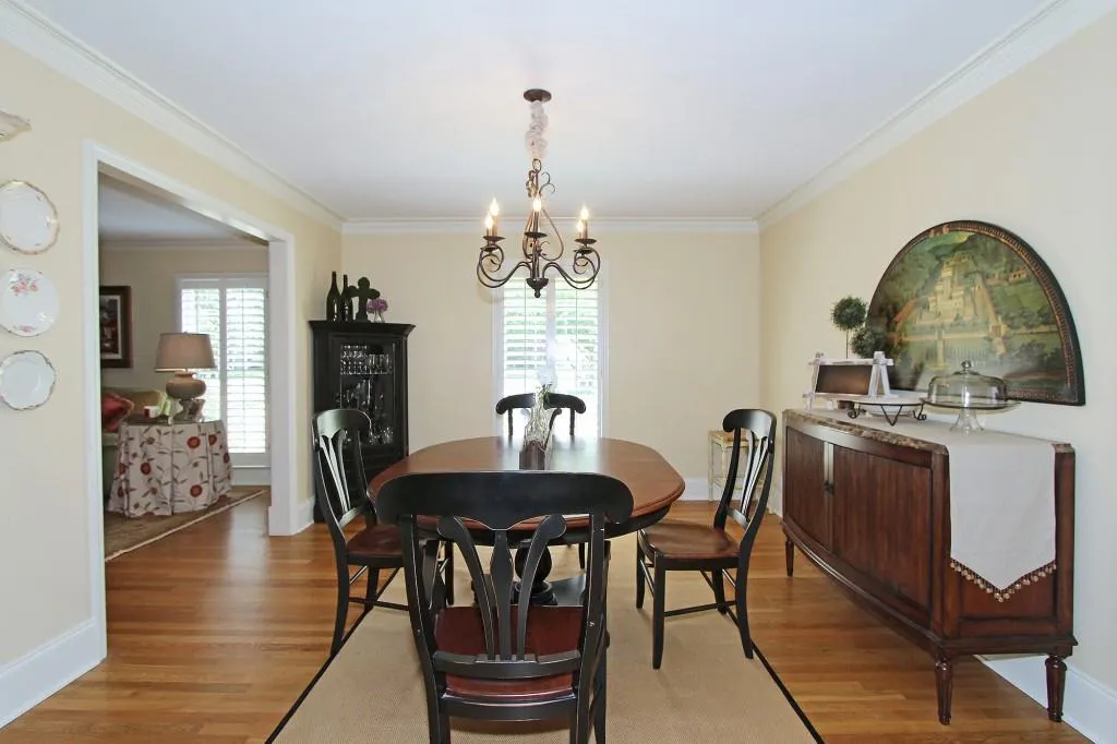 6250 River Shore Parkway, Sandy Springs, Georgia 30328, 4 Bedrooms Bedrooms, ,3 BathroomsBathrooms,Residential,Sold,6250 River Shore Parkway,5690313