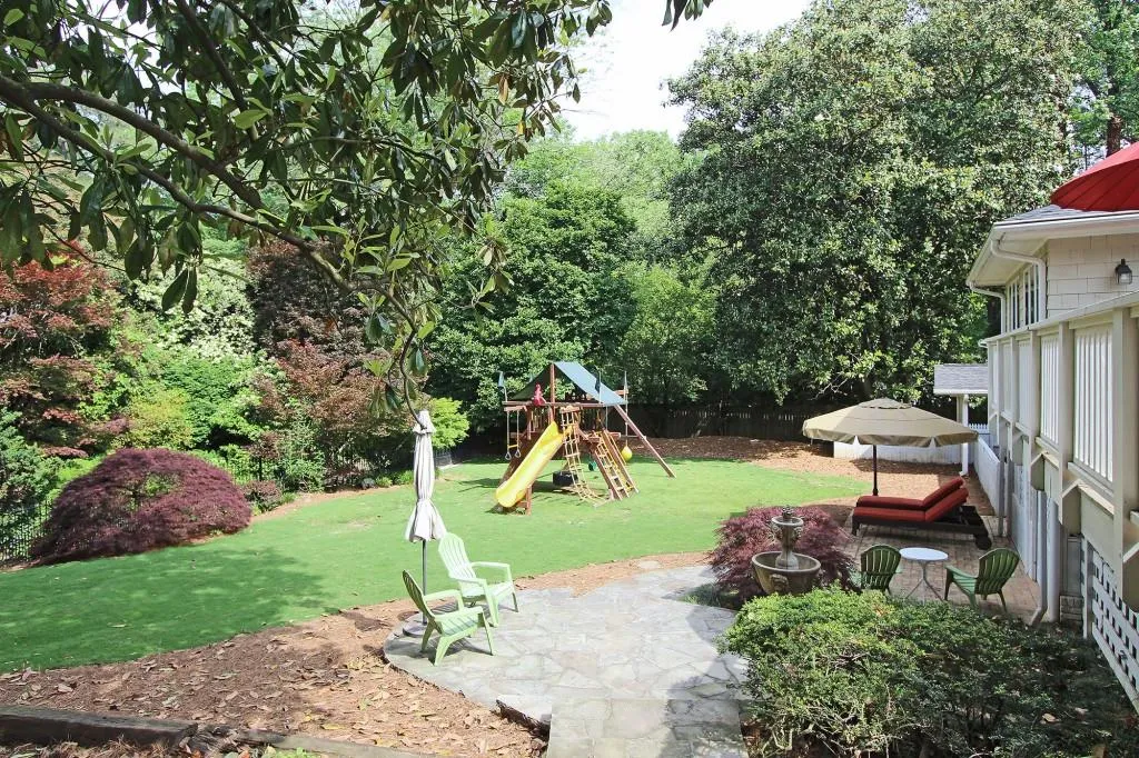 6250 River Shore Parkway, Sandy Springs, Georgia 30328, 4 Bedrooms Bedrooms, ,3 BathroomsBathrooms,Residential,Sold,6250 River Shore Parkway,5690313
