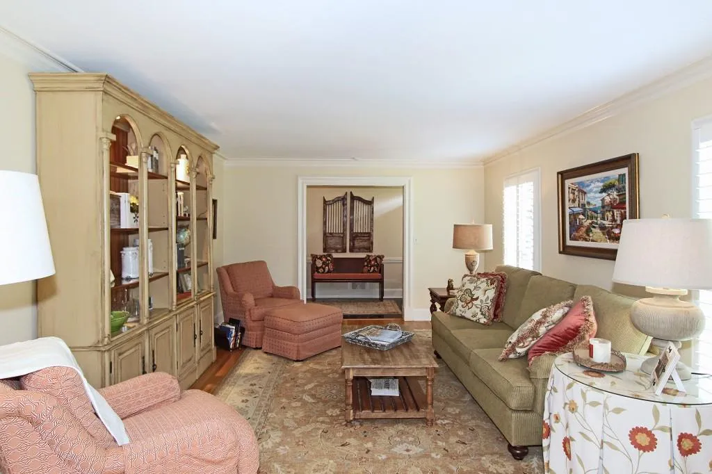 6250 River Shore Parkway, Sandy Springs, Georgia 30328, 4 Bedrooms Bedrooms, ,3 BathroomsBathrooms,Residential,Sold,6250 River Shore Parkway,5690313