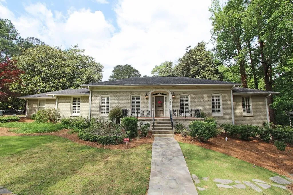 6250 River Shore Parkway, Sandy Springs, Georgia 30328, 4 Bedrooms Bedrooms, ,3 BathroomsBathrooms,Residential,Sold,6250 River Shore Parkway,5690313
