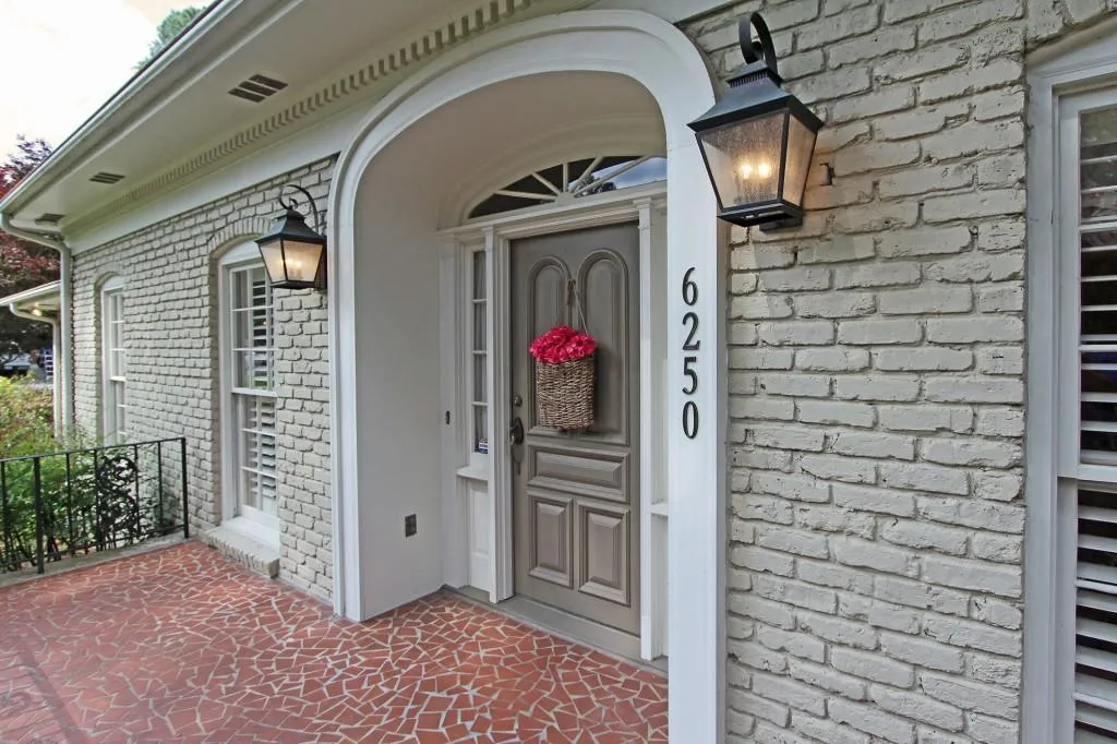 6250 River Shore Parkway, Sandy Springs, Georgia 30328, 4 Bedrooms Bedrooms, ,3 BathroomsBathrooms,Residential,Sold,6250 River Shore Parkway,5690313