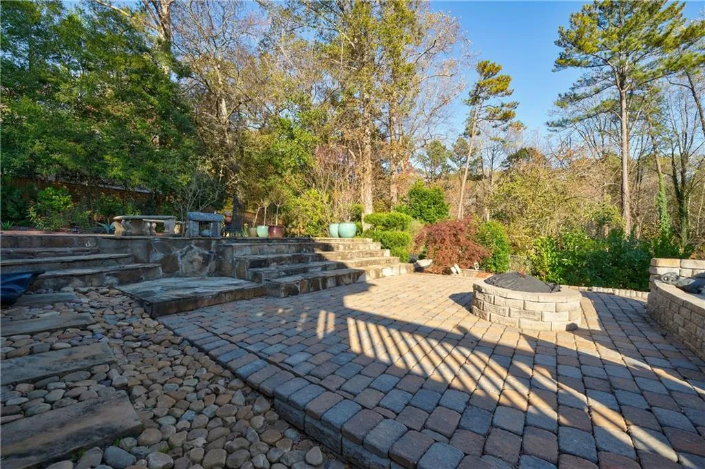 4645 Lake Forrest Drive, Sandy Springs, Georgia 30342, 3 Bedrooms Bedrooms, ,3 BathroomsBathrooms,Residential,Sold,4645 Lake Forrest Drive,6809961