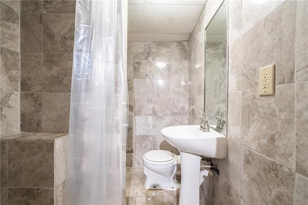 4645 Lake Forrest Drive, Sandy Springs, Georgia 30342, 3 Bedrooms Bedrooms, ,3 BathroomsBathrooms,Residential,Sold,4645 Lake Forrest Drive,6809961