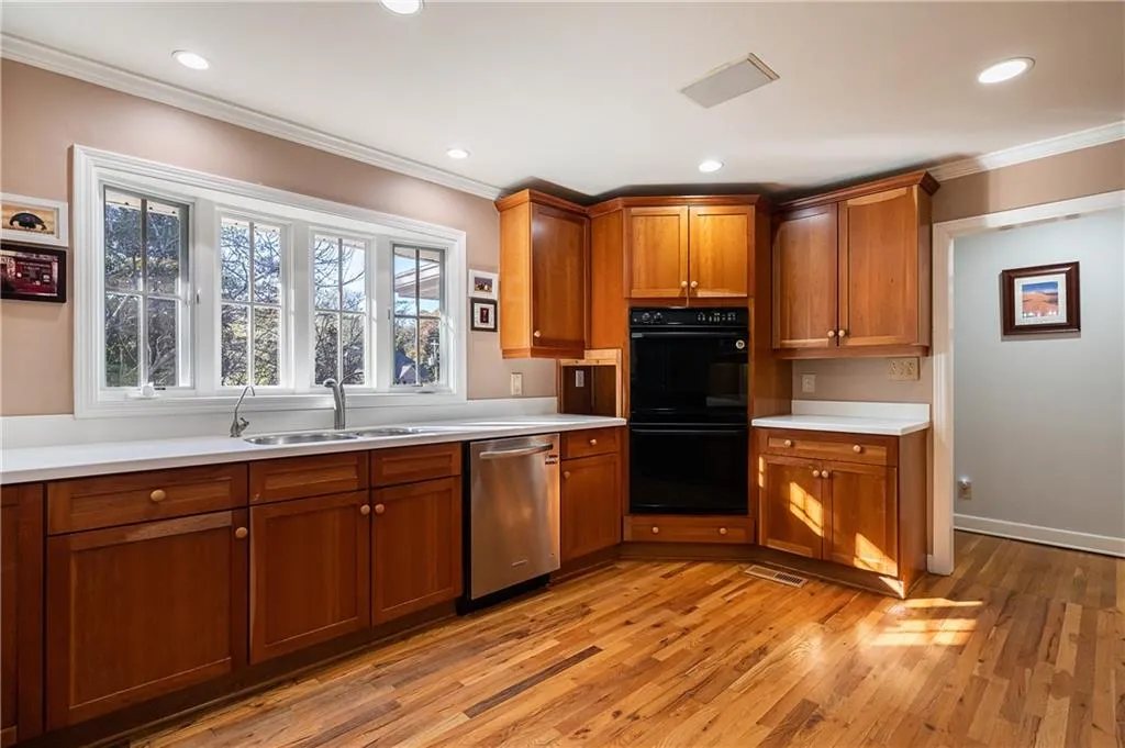 4645 Lake Forrest Drive, Sandy Springs, Georgia 30342, 3 Bedrooms Bedrooms, ,3 BathroomsBathrooms,Residential,Sold,4645 Lake Forrest Drive,6809961