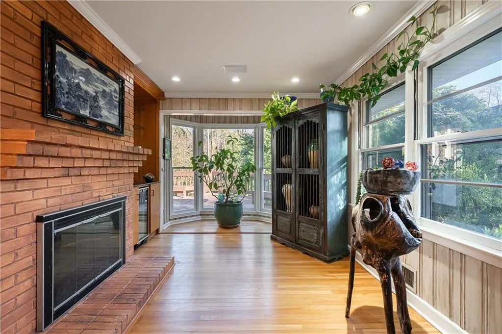 4645 Lake Forrest Drive, Sandy Springs, Georgia 30342, 3 Bedrooms Bedrooms, ,3 BathroomsBathrooms,Residential,Sold,4645 Lake Forrest Drive,6809961