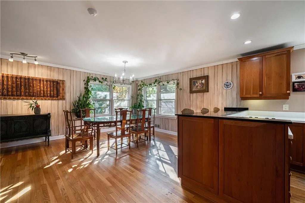 4645 Lake Forrest Drive, Sandy Springs, Georgia 30342, 3 Bedrooms Bedrooms, ,3 BathroomsBathrooms,Residential,Sold,4645 Lake Forrest Drive,6809961