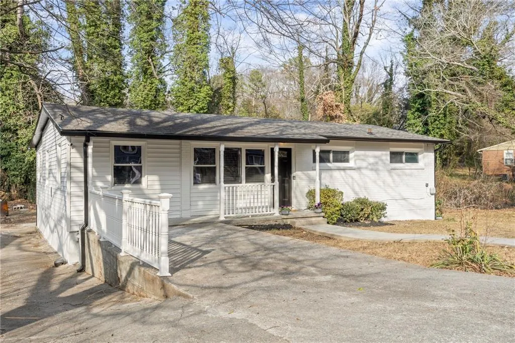 2529 Dale Creek Drive Nw, Atlanta, Georgia 30318, 4 Bedrooms Bedrooms, ,2 BathroomsBathrooms,Residential,For Sale,2529 Dale Creek Drive Nw,7561200