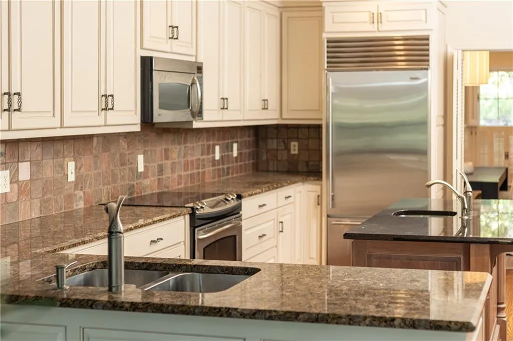 2226 Bohler Road Nw, Atlanta, Georgia 30327, 3 Bedrooms Bedrooms, ,2 BathroomsBathrooms,Residential,For Sale,2226 Bohler Road Nw,7669169