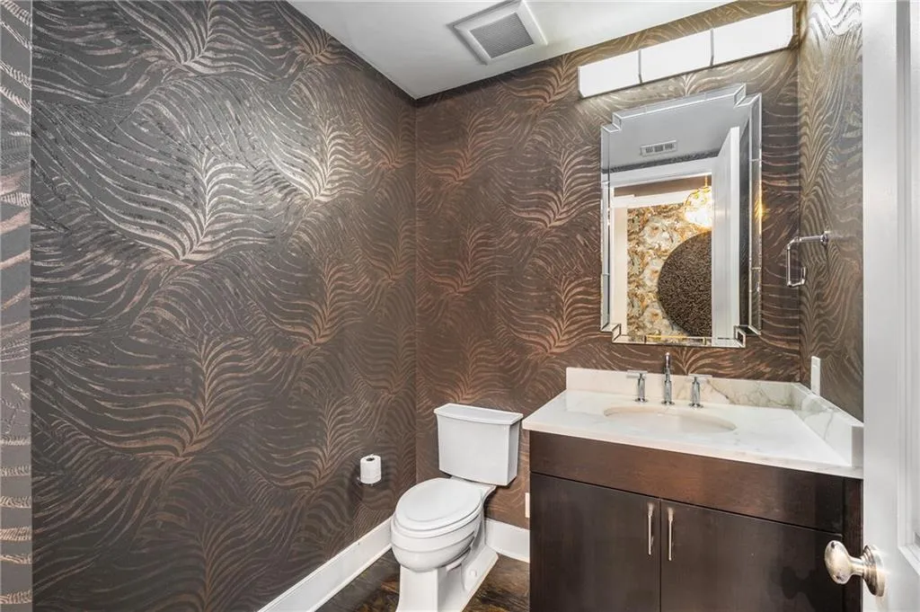 3630 Peachtree Road Ne Unit 2404, Atlanta, Georgia 30326, 2 Bedrooms Bedrooms, ,2 BathroomsBathrooms,Residential,For Sale,3630 Peachtree Road Ne Unit 2404,7665165