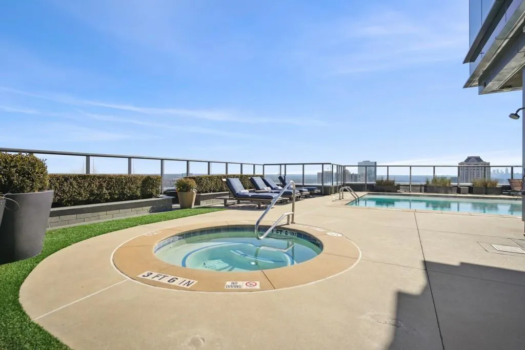 3630 Peachtree Road Ne Unit 2404, Atlanta, Georgia 30326, 2 Bedrooms Bedrooms, ,2 BathroomsBathrooms,Residential,For Sale,3630 Peachtree Road Ne Unit 2404,7665165