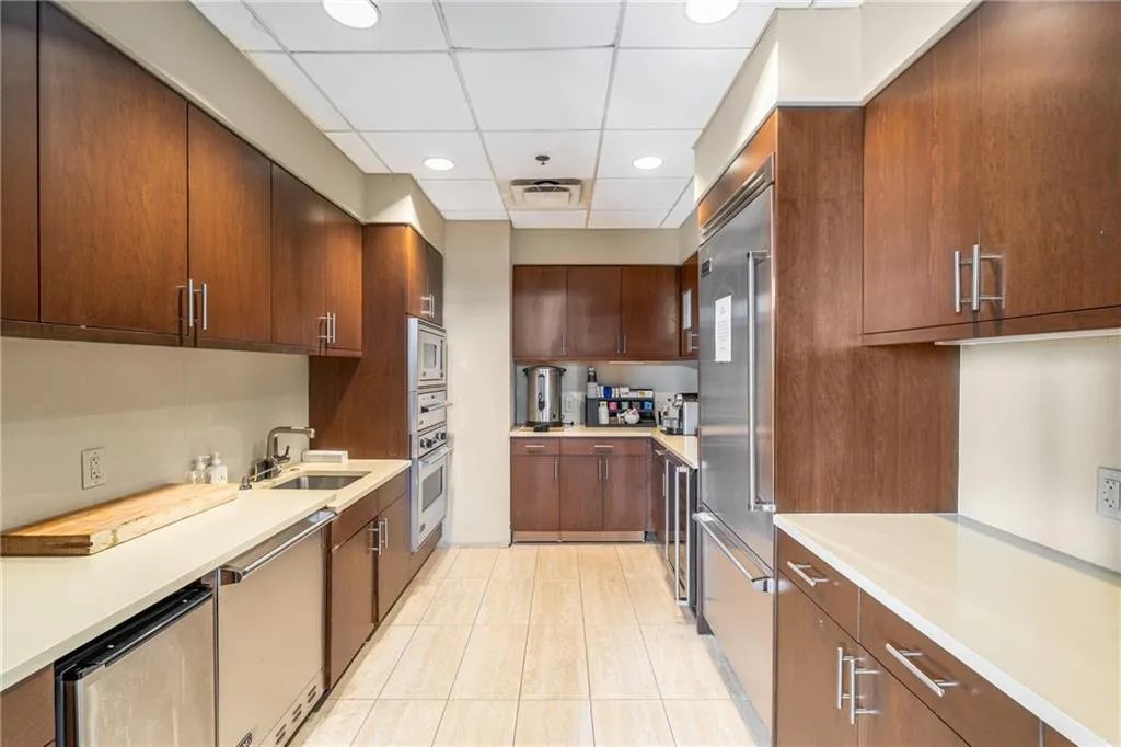 3630 Peachtree Road Ne Unit 2404, Atlanta, Georgia 30326, 2 Bedrooms Bedrooms, ,2 BathroomsBathrooms,Residential,For Sale,3630 Peachtree Road Ne Unit 2404,7665165
