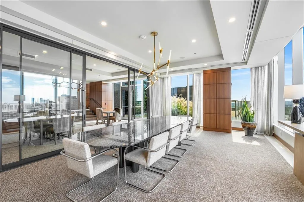 3630 Peachtree Road Ne Unit 2404, Atlanta, Georgia 30326, 2 Bedrooms Bedrooms, ,2 BathroomsBathrooms,Residential,For Sale,3630 Peachtree Road Ne Unit 2404,7665165