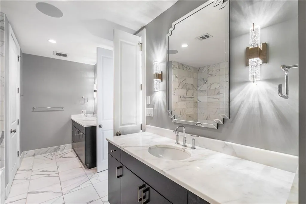 3630 Peachtree Road Ne Unit 2404, Atlanta, Georgia 30326, 2 Bedrooms Bedrooms, ,2 BathroomsBathrooms,Residential,For Sale,3630 Peachtree Road Ne Unit 2404,7665165
