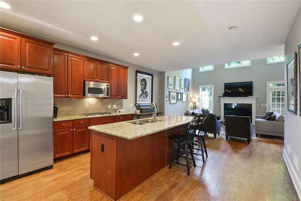 200 Mystic Court, Atlanta, Georgia 30342, 3 Bedrooms Bedrooms, ,3 BathroomsBathrooms,Residential,Sold,200 Mystic Court,6023952