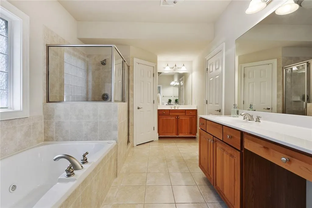 200 Mystic Court, Atlanta, Georgia 30342, 3 Bedrooms Bedrooms, ,3 BathroomsBathrooms,Residential,Sold,200 Mystic Court,6023952