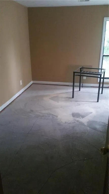 9400 Roberts Drive Unit 6r, Atlanta, Georgia 30350, 1 Bedroom Bedrooms, ,1 BathroomBathrooms,Residential,Sold,9400 Roberts Drive Unit 6r,5879415