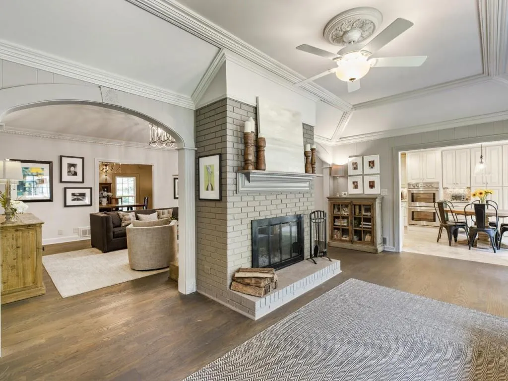 6300 Riverwood Drive, Sandy Springs, Georgia 30328, 5 Bedrooms Bedrooms, ,5 BathroomsBathrooms,Residential,Sold,6300 Riverwood Drive,6788238