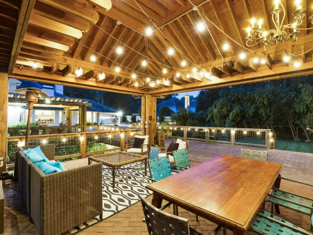 6300 Riverwood Drive, Sandy Springs, Georgia 30328, 5 Bedrooms Bedrooms, ,5 BathroomsBathrooms,Residential,Sold,6300 Riverwood Drive,6788238