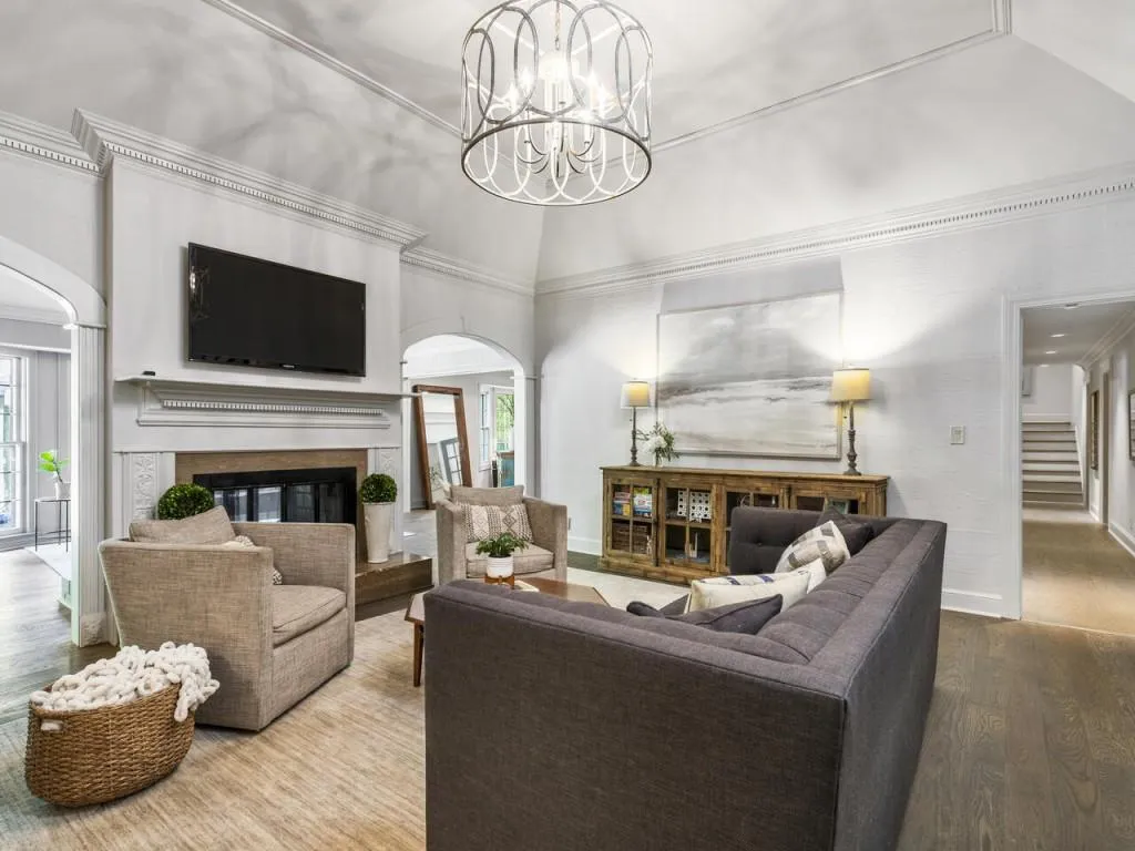 6300 Riverwood Drive, Sandy Springs, Georgia 30328, 5 Bedrooms Bedrooms, ,5 BathroomsBathrooms,Residential,Sold,6300 Riverwood Drive,6788238