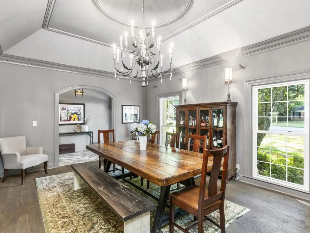 6300 Riverwood Drive, Sandy Springs, Georgia 30328, 5 Bedrooms Bedrooms, ,5 BathroomsBathrooms,Residential,Sold,6300 Riverwood Drive,6788238