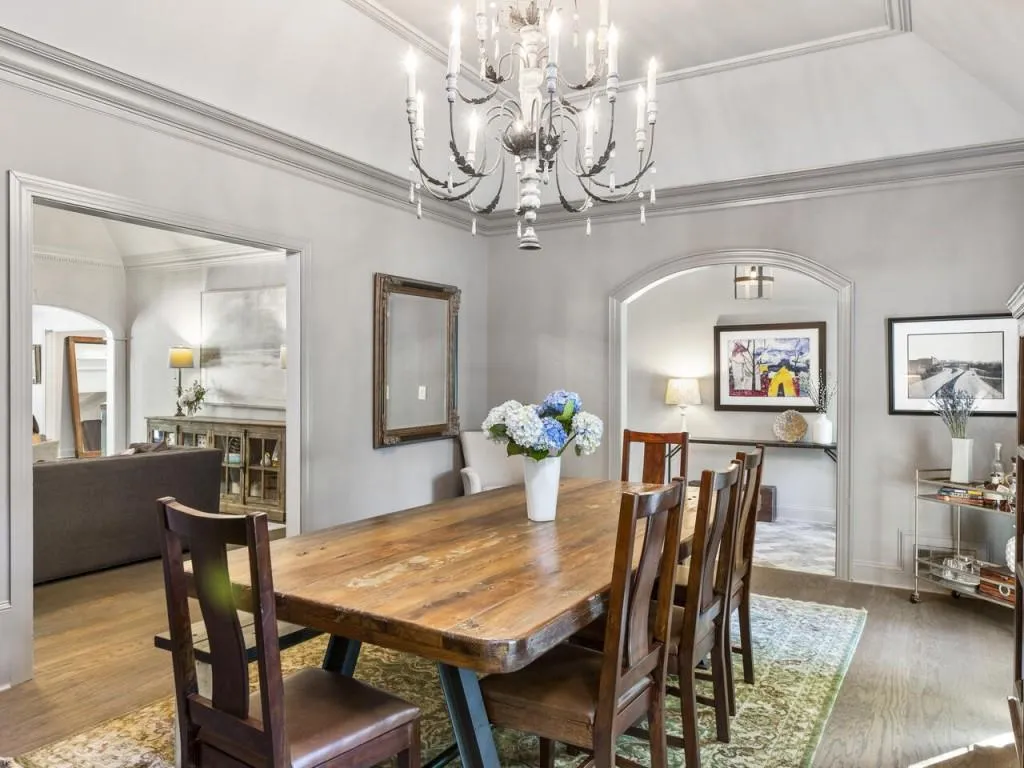 6300 Riverwood Drive, Sandy Springs, Georgia 30328, 5 Bedrooms Bedrooms, ,5 BathroomsBathrooms,Residential,Sold,6300 Riverwood Drive,6788238