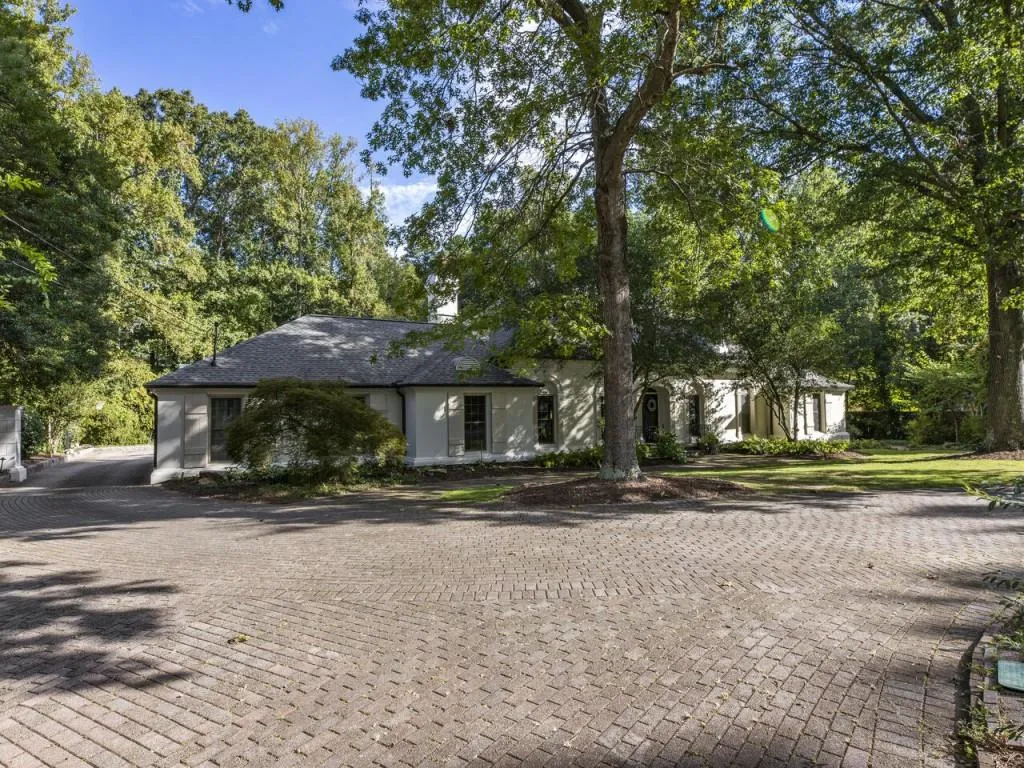 6300 Riverwood Drive, Sandy Springs, Georgia 30328, 5 Bedrooms Bedrooms, ,5 BathroomsBathrooms,Residential,Sold,6300 Riverwood Drive,6788238