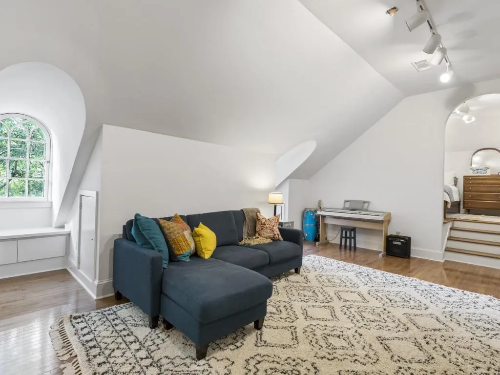 6300 Riverwood Drive, Sandy Springs, Georgia 30328, 5 Bedrooms Bedrooms, ,5 BathroomsBathrooms,Residential,Sold,6300 Riverwood Drive,6788238