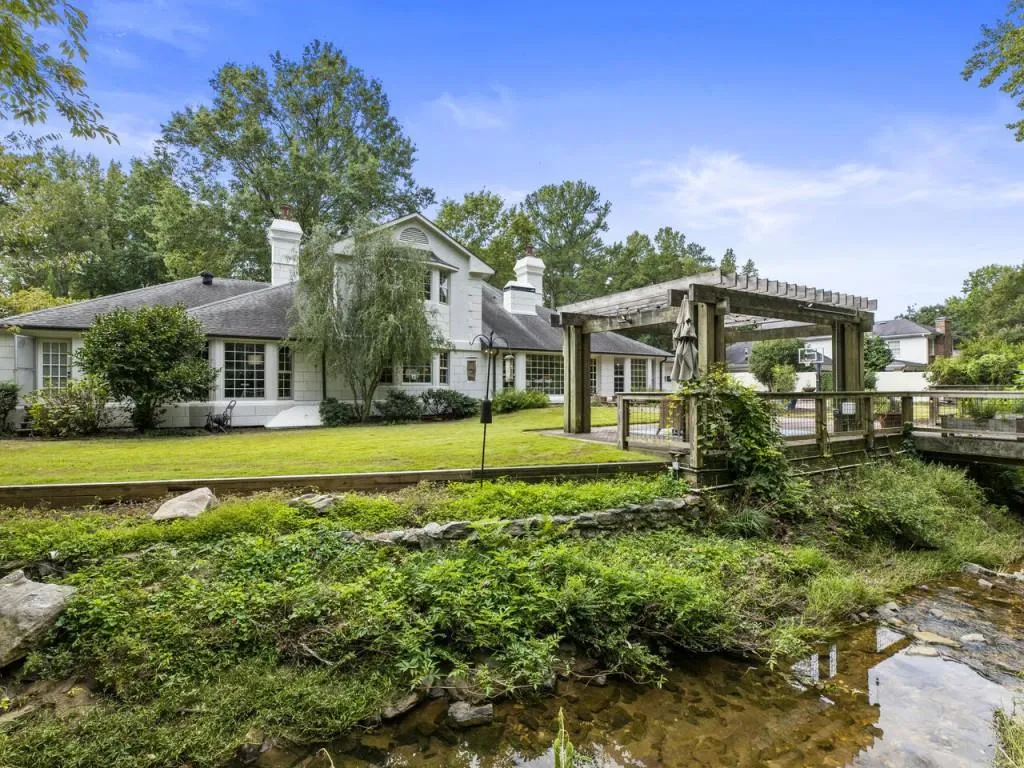 6300 Riverwood Drive, Sandy Springs, Georgia 30328, 5 Bedrooms Bedrooms, ,5 BathroomsBathrooms,Residential,Sold,6300 Riverwood Drive,6788238