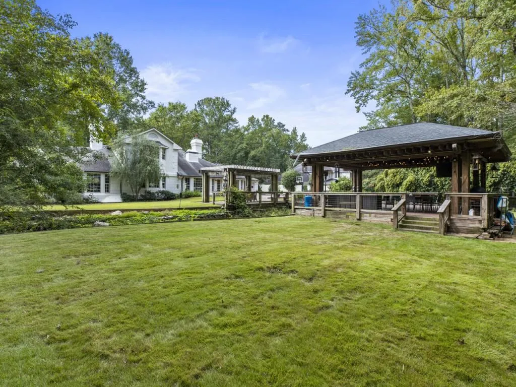 6300 Riverwood Drive, Sandy Springs, Georgia 30328, 5 Bedrooms Bedrooms, ,5 BathroomsBathrooms,Residential,Sold,6300 Riverwood Drive,6788238