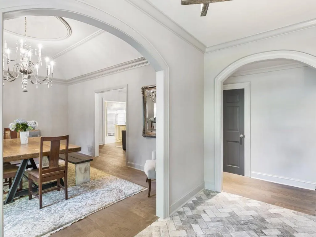 6300 Riverwood Drive, Sandy Springs, Georgia 30328, 5 Bedrooms Bedrooms, ,5 BathroomsBathrooms,Residential,Sold,6300 Riverwood Drive,6788238