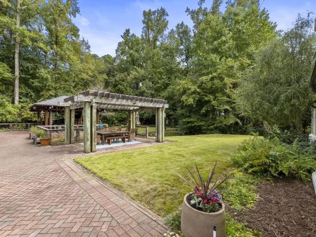 6300 Riverwood Drive, Sandy Springs, Georgia 30328, 5 Bedrooms Bedrooms, ,5 BathroomsBathrooms,Residential,Sold,6300 Riverwood Drive,6788238