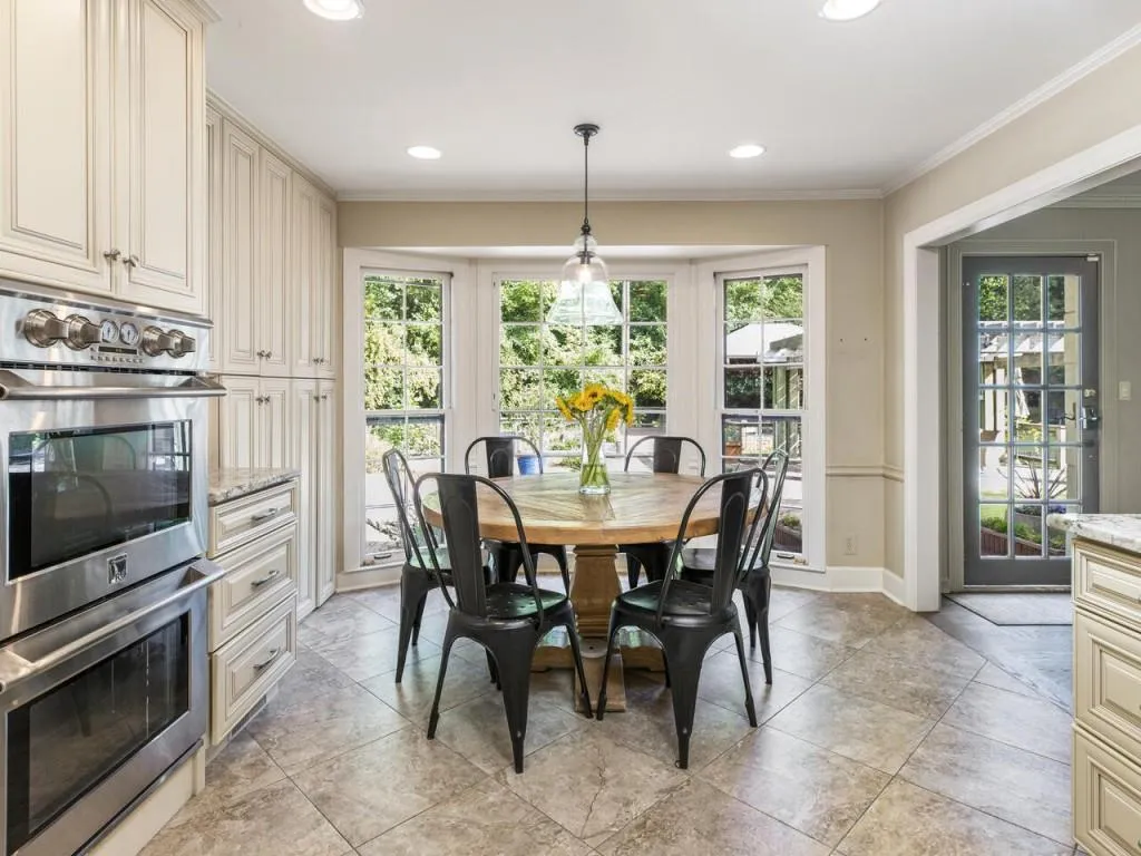 6300 Riverwood Drive, Sandy Springs, Georgia 30328, 5 Bedrooms Bedrooms, ,5 BathroomsBathrooms,Residential,Sold,6300 Riverwood Drive,6788238