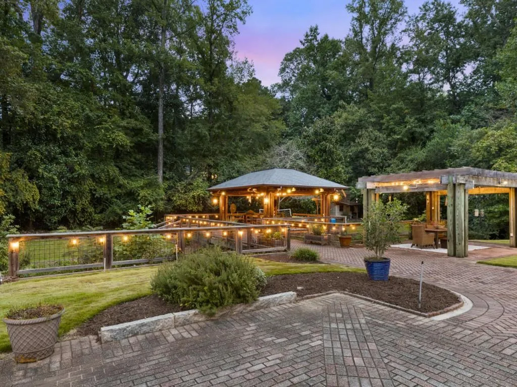 6300 Riverwood Drive, Sandy Springs, Georgia 30328, 5 Bedrooms Bedrooms, ,5 BathroomsBathrooms,Residential,Sold,6300 Riverwood Drive,6788238