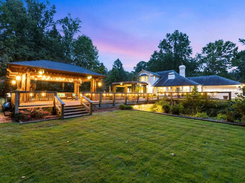 6300 Riverwood Drive, Sandy Springs, Georgia 30328, 5 Bedrooms Bedrooms, ,5 BathroomsBathrooms,Residential,Sold,6300 Riverwood Drive,6788238