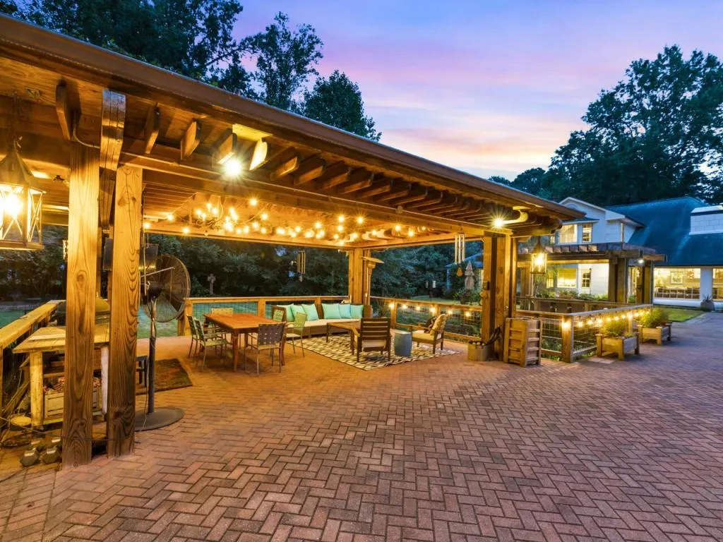 6300 Riverwood Drive, Sandy Springs, Georgia 30328, 5 Bedrooms Bedrooms, ,5 BathroomsBathrooms,Residential,Sold,6300 Riverwood Drive,6788238