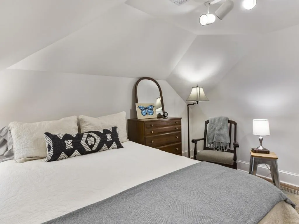 6300 Riverwood Drive, Sandy Springs, Georgia 30328, 5 Bedrooms Bedrooms, ,5 BathroomsBathrooms,Residential,Sold,6300 Riverwood Drive,6788238