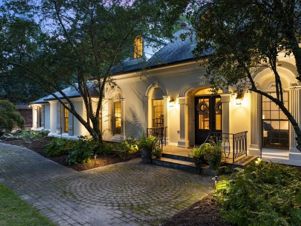 6300 Riverwood Drive, Sandy Springs, Georgia 30328, 5 Bedrooms Bedrooms, ,5 BathroomsBathrooms,Residential,Sold,6300 Riverwood Drive,6788238