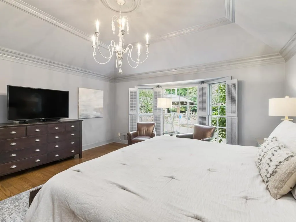 6300 Riverwood Drive, Sandy Springs, Georgia 30328, 5 Bedrooms Bedrooms, ,5 BathroomsBathrooms,Residential,Sold,6300 Riverwood Drive,6788238