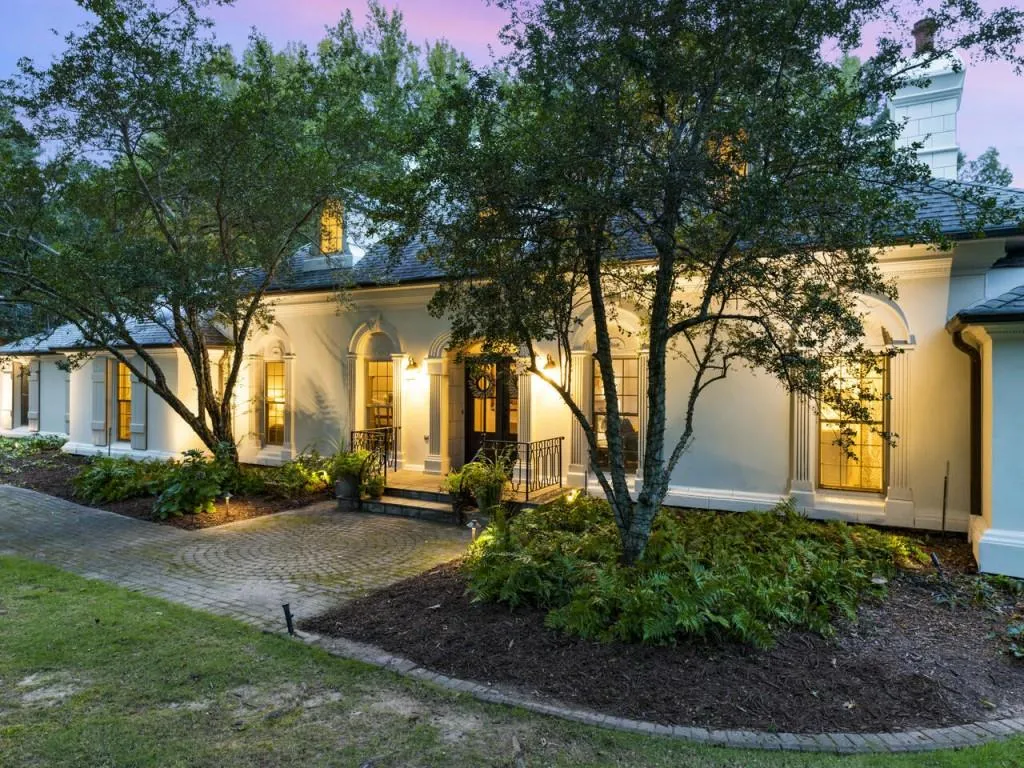 6300 Riverwood Drive, Sandy Springs, Georgia 30328, 5 Bedrooms Bedrooms, ,5 BathroomsBathrooms,Residential,Sold,6300 Riverwood Drive,6788238