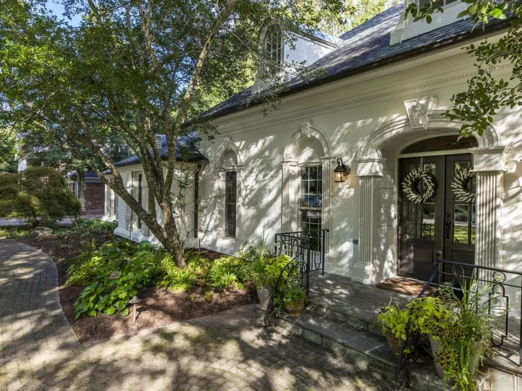 6300 Riverwood Drive, Sandy Springs, Georgia 30328, 5 Bedrooms Bedrooms, ,5 BathroomsBathrooms,Residential,Sold,6300 Riverwood Drive,6788238