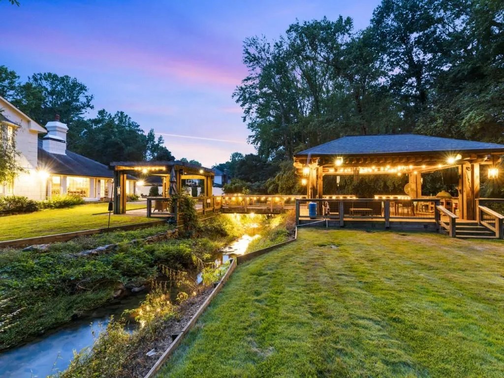 6300 Riverwood Drive, Sandy Springs, Georgia 30328, 5 Bedrooms Bedrooms, ,5 BathroomsBathrooms,Residential,Sold,6300 Riverwood Drive,6788238