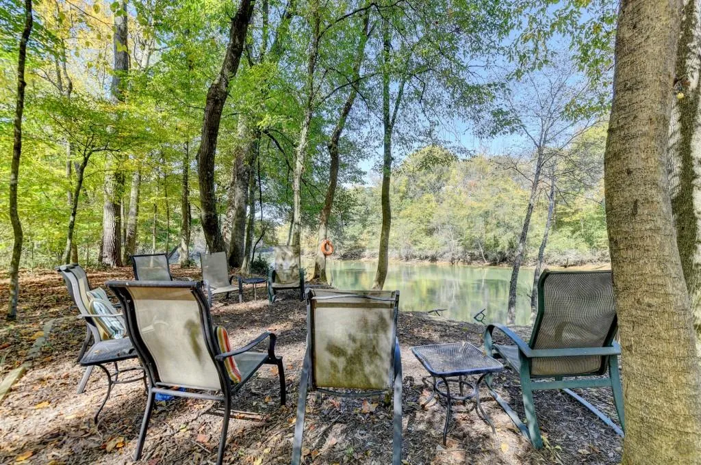 7265 Chattahoochee Bluff Drive, Sandy Springs, Georgia 30350, 4 Bedrooms Bedrooms, ,3 BathroomsBathrooms,Residential,Sold,7265 Chattahoochee Bluff Drive,7478222