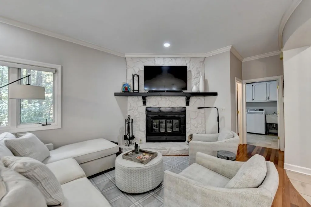7265 Chattahoochee Bluff Drive, Sandy Springs, Georgia 30350, 4 Bedrooms Bedrooms, ,3 BathroomsBathrooms,Residential,Sold,7265 Chattahoochee Bluff Drive,7478222