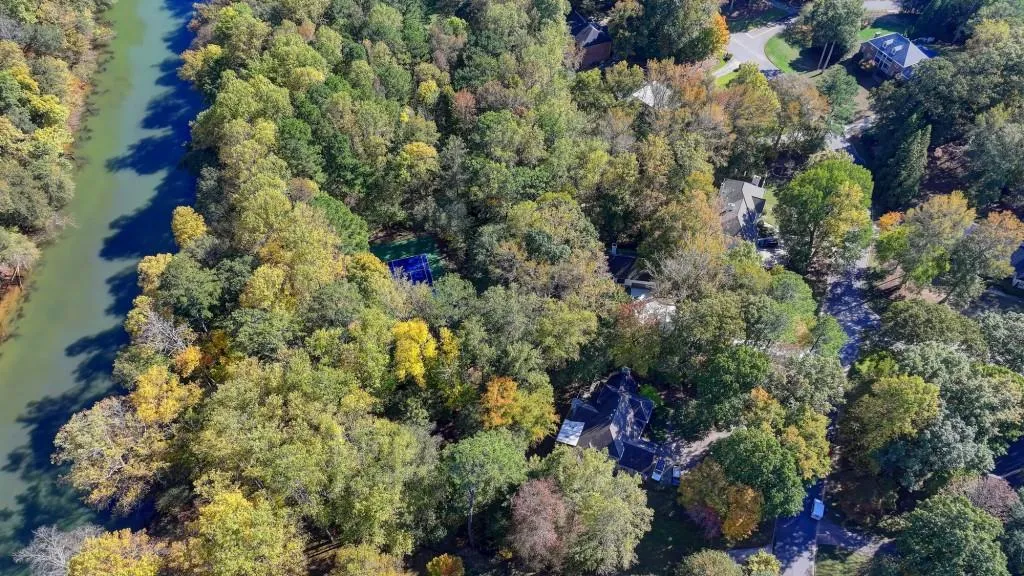7265 Chattahoochee Bluff Drive, Sandy Springs, Georgia 30350, 4 Bedrooms Bedrooms, ,3 BathroomsBathrooms,Residential,Sold,7265 Chattahoochee Bluff Drive,7478222