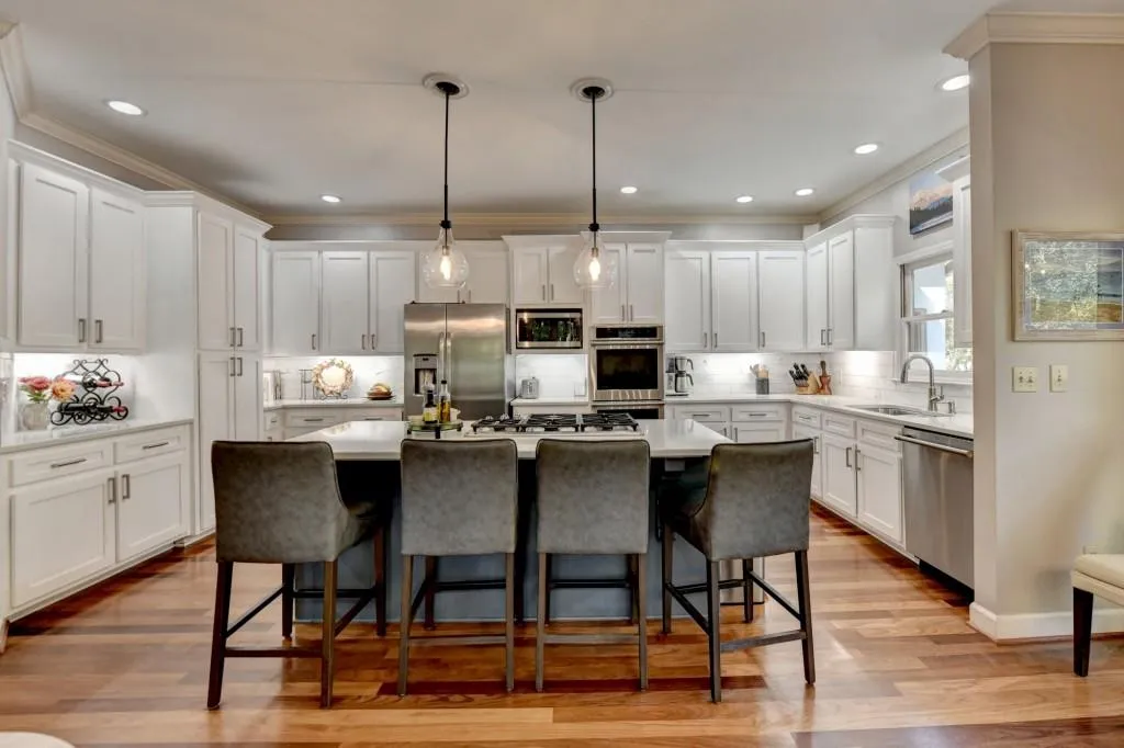 7265 Chattahoochee Bluff Drive, Sandy Springs, Georgia 30350, 4 Bedrooms Bedrooms, ,3 BathroomsBathrooms,Residential,Sold,7265 Chattahoochee Bluff Drive,7478222